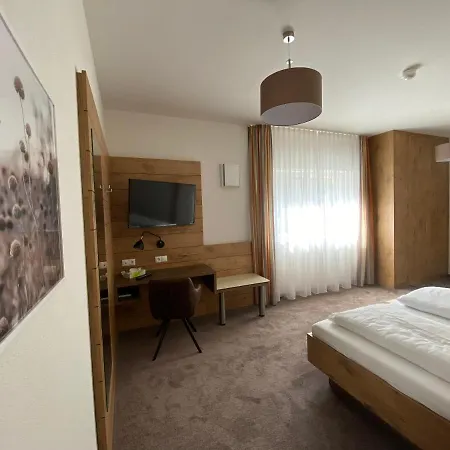 Szálloda Hotel-pension Scharl Am Maibaum Eitting