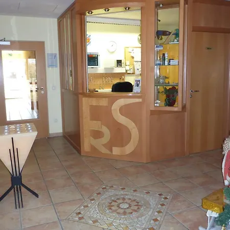 Hotel-pension Scharl Am Maibaum 3*